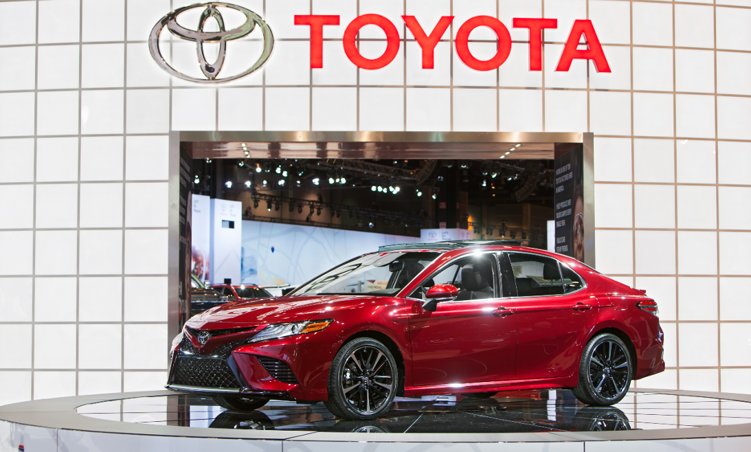 Red 2015 toyato camry.