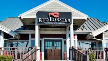 Exterior of a Red Lobster location, representing Red Lobster class action lawsuit.