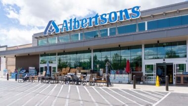 Exterior of an Albertsons store, representing the Albertsons class action.