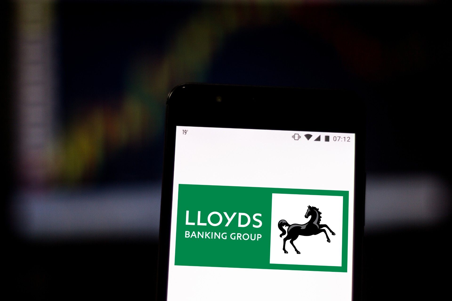 Lloyds Bank app on smartphone - Lloyds app to offer subscription cancellation