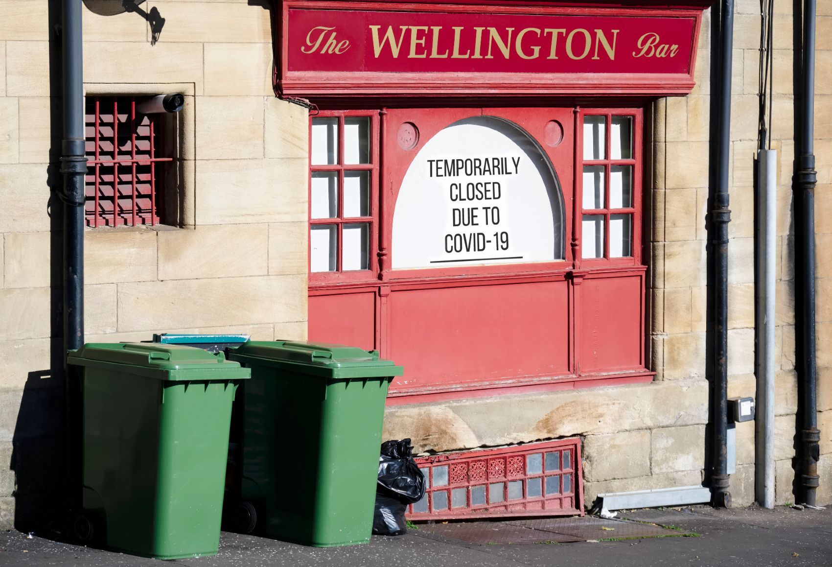 Glasgow, Scotland, UK, October 11th 2020, Central Scotland Pubs and Bars closed by the Scottish Government due to rise in Covid-19 cases — scotland hospitality industry