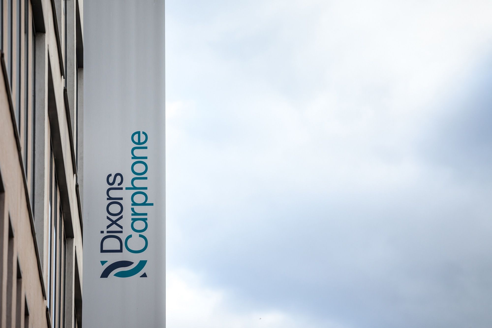 Dixons Carphone sign regarding the Dixons Carphone data breach group action open claim 
