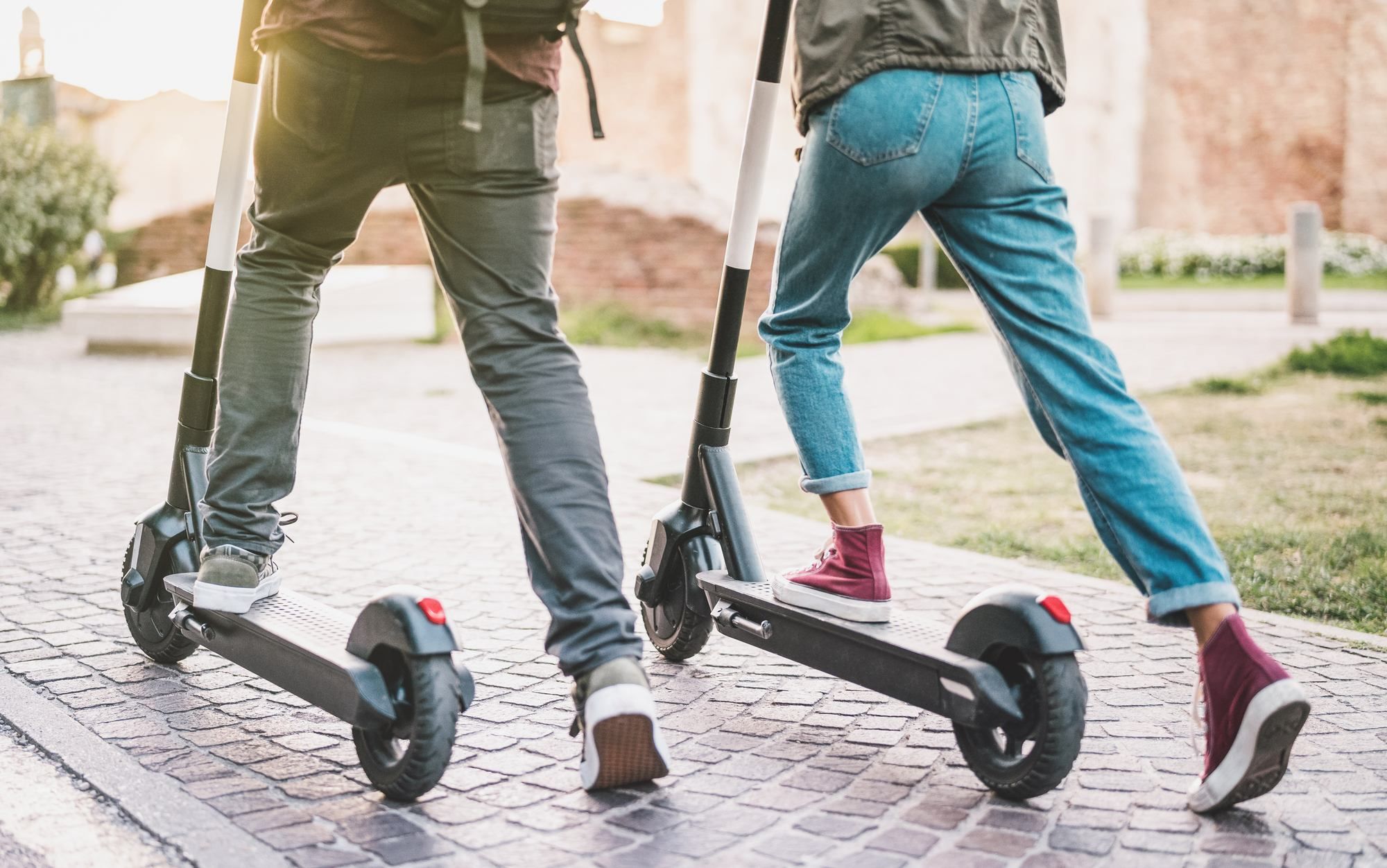 iSinwheel Electric Scooter – Empowering Your Daily Commute