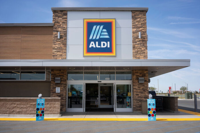Front view of an Aldi grocery store.