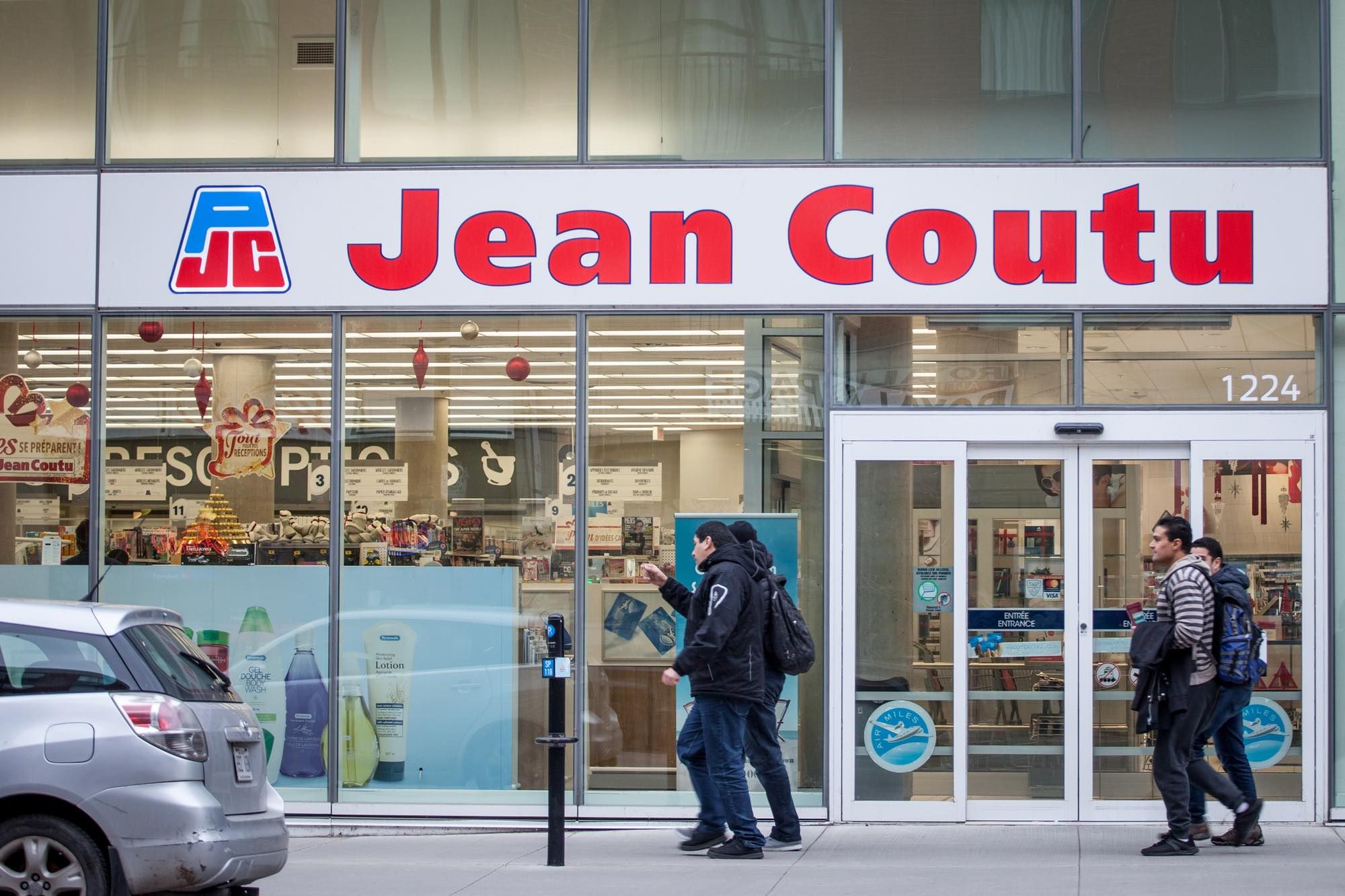 Jean Coutu Pharmacy targeted in class action for excessive drug fees