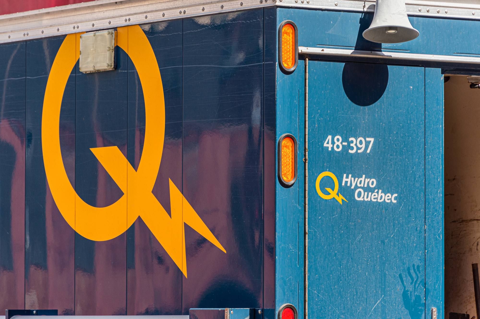Hydro-Québec sign regarding the lawsuit filed 