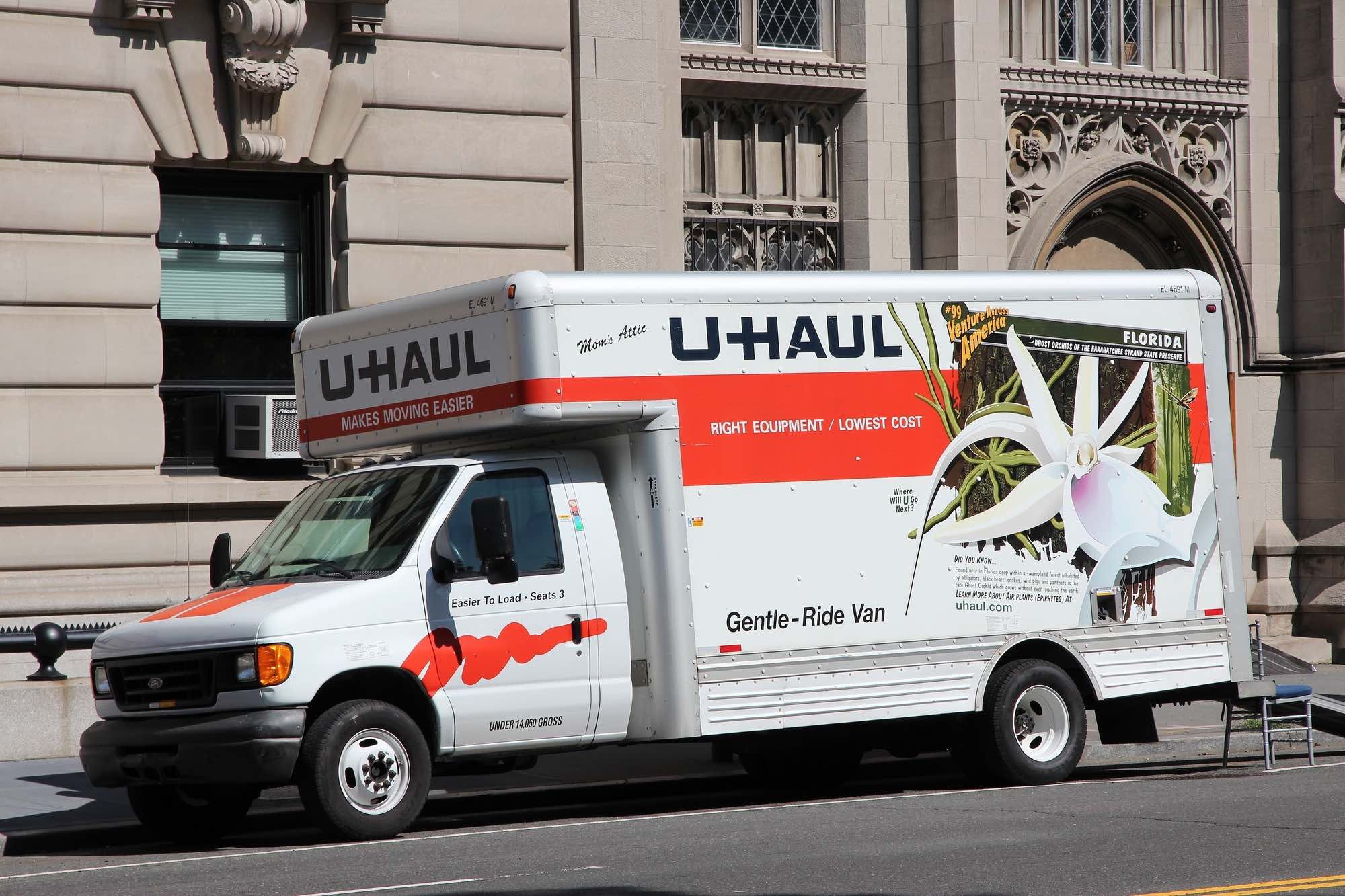 U-Haul truck rented for price not advertised