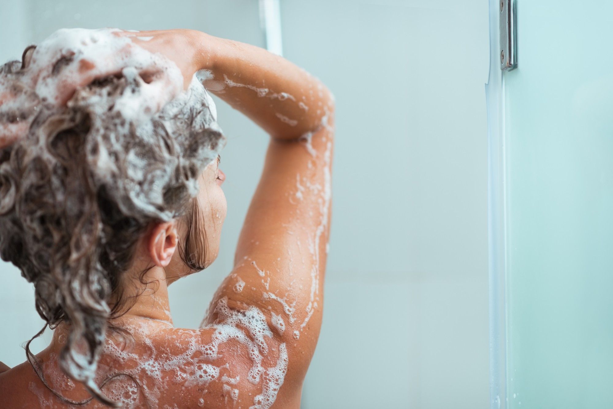 Ontario woman claims TRESemmé Keratin Smooth Shampoo causes hair loss.
