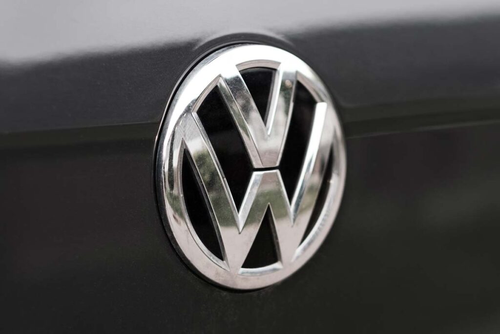 Close up of Volkswagen emblem, representing the Volkswagen and Audi water pump settlement.